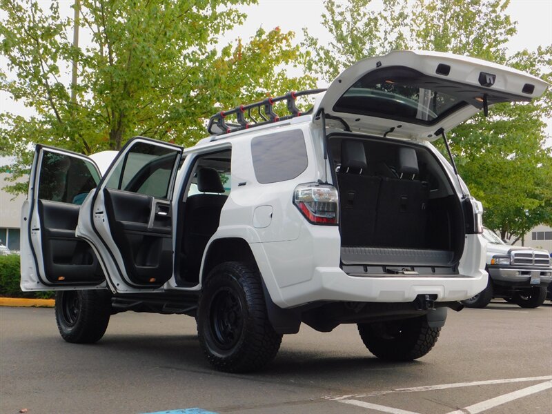 2018 Toyota 4Runner SR5 Premium 4X4 Leather Sunroof 3RD SEAT / LIFTED   - Photo 29 - Portland, OR 97217