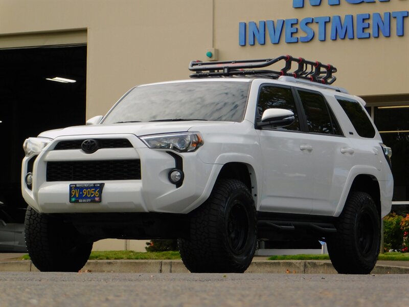 2018 Toyota 4Runner SR5 Premium 4X4 Leather Sunroof 3RD SEAT / LIFTED   - Photo 1 - Portland, OR 97217