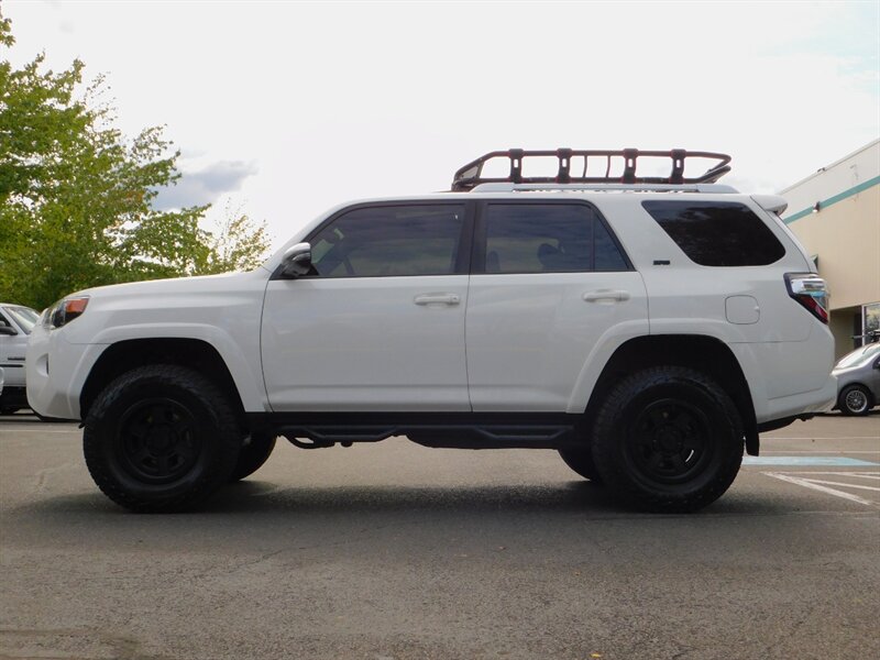 2018 Toyota 4Runner SR5 Premium 4X4 Leather Sunroof 3RD SEAT / LIFTED   - Photo 3 - Portland, OR 97217