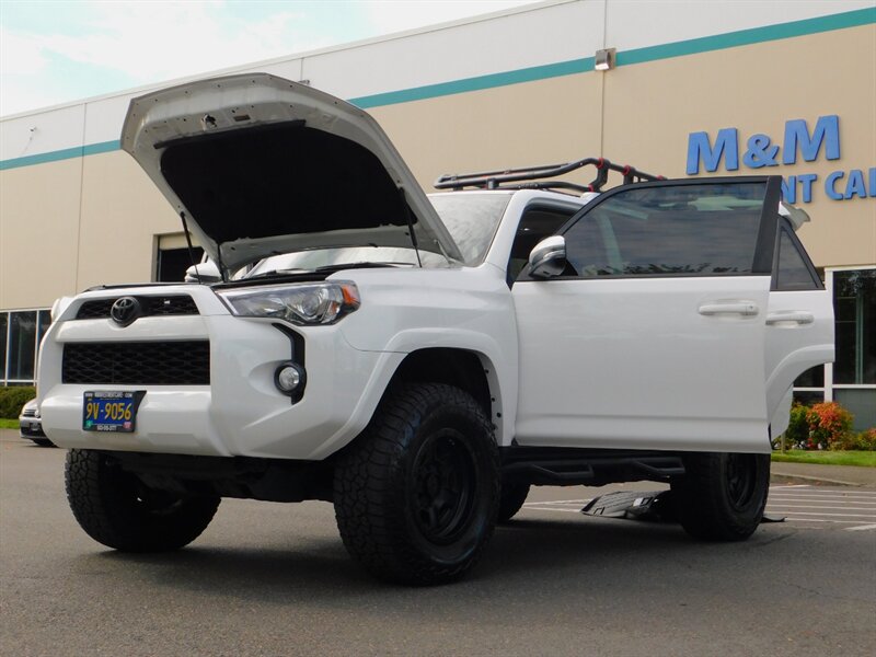 2018 Toyota 4Runner SR5 Premium 4X4 Leather Sunroof 3RD SEAT / LIFTED   - Photo 27 - Portland, OR 97217