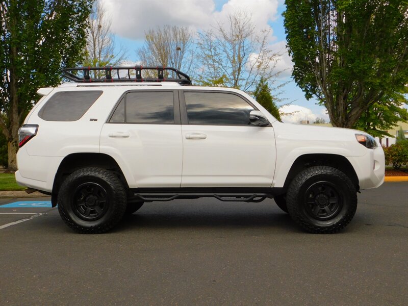 2018 Toyota 4Runner SR5 Premium 4X4 Leather Sunroof 3RD SEAT / LIFTED   - Photo 4 - Portland, OR 97217