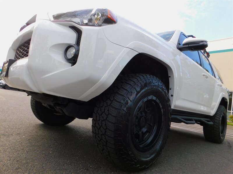 2018 Toyota 4Runner SR5 Premium 4X4 Leather Sunroof 3RD SEAT / LIFTED   - Photo 9 - Portland, OR 97217