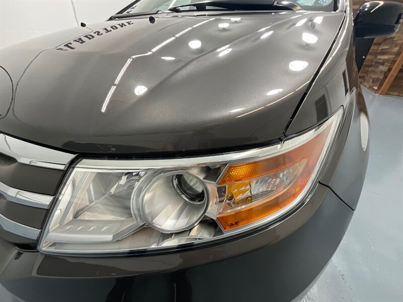 2013 Honda Odyssey Touring Elite MiniVan / 1-OWNER / DVD / 69K MILES  / ZERO RUST / Navi & Backup Camera / Sunroof / Leather Heated Seats / DVD Player / 8-Passenger - Photo 26 - Gladstone, OR 97027