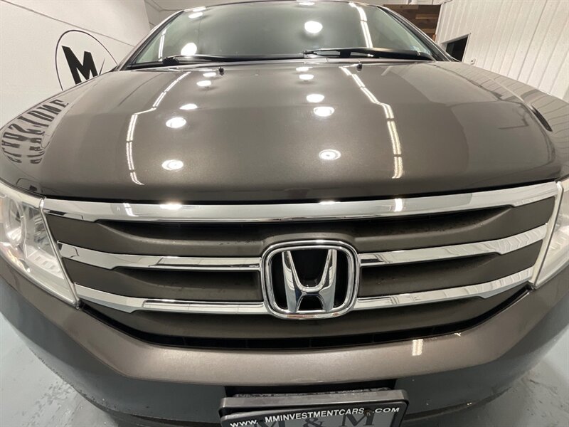 2013 Honda Odyssey Touring Elite MiniVan / 1-OWNER / DVD / 69K MILES  / ZERO RUST / Navi & Backup Camera / Sunroof / Leather Heated Seats / DVD Player / 8-Passenger - Photo 34 - Gladstone, OR 97027