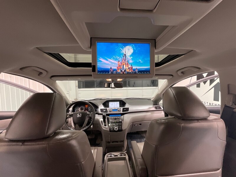 2013 Honda Odyssey Touring Elite MiniVan / 1-OWNER / DVD / 69K MILES  / ZERO RUST / Navi & Backup Camera / Sunroof / Leather Heated Seats / DVD Player / 8-Passenger - Photo 47 - Gladstone, OR 97027
