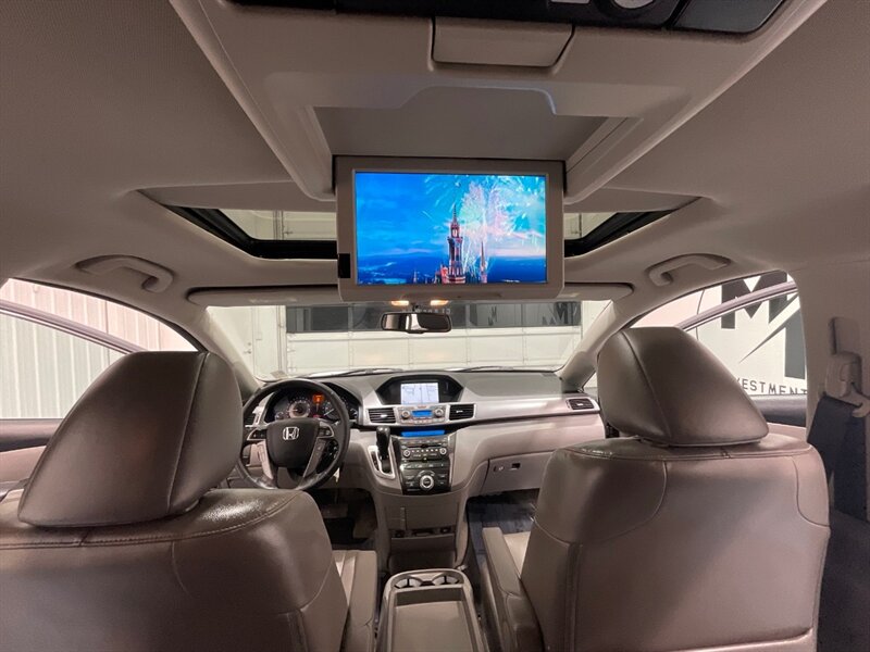 2013 Honda Odyssey Touring Elite MiniVan / 1-OWNER / DVD / 69K MILES  / ZERO RUST / Navi & Backup Camera / Sunroof / Leather Heated Seats / DVD Player / 8-Passenger - Photo 46 - Gladstone, OR 97027