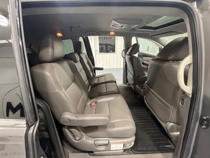 2013 Honda Odyssey Touring Elite MiniVan / 1-OWNER / DVD / 69K MILES  / ZERO RUST / Navi & Backup Camera / Sunroof / Leather Heated Seats / DVD Player / 8-Passenger - Photo 13 - Gladstone, OR 97027