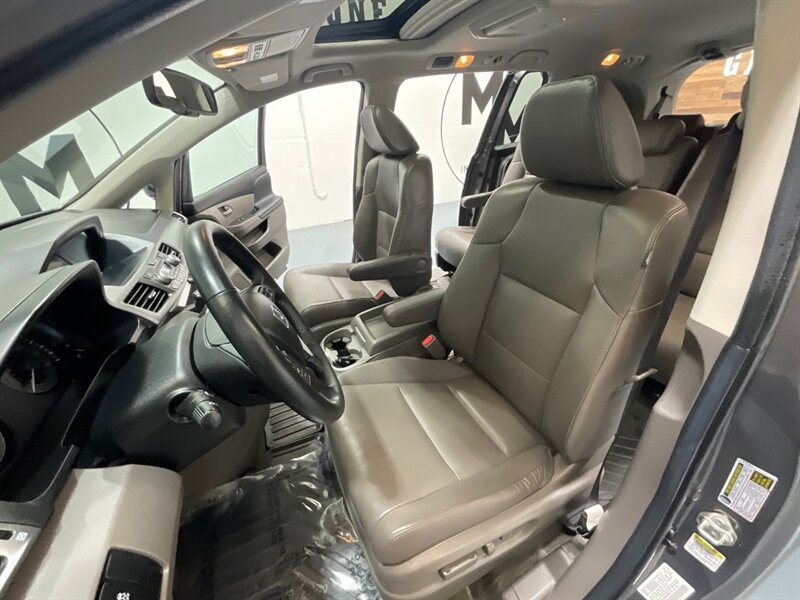2013 Honda Odyssey Touring Elite MiniVan / 1-OWNER / DVD / 69K MILES  / ZERO RUST / Navi & Backup Camera / Sunroof / Leather Heated Seats / DVD Player / 8-Passenger - Photo 10 - Gladstone, OR 97027