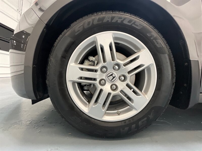 2013 Honda Odyssey Touring Elite MiniVan / 1-OWNER / DVD / 69K MILES  / ZERO RUST / Navi & Backup Camera / Sunroof / Leather Heated Seats / DVD Player / 8-Passenger - Photo 23 - Gladstone, OR 97027