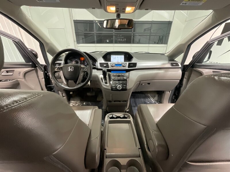 2013 Honda Odyssey Touring Elite MiniVan / 1-OWNER / DVD / 69K MILES  / ZERO RUST / Navi & Backup Camera / Sunroof / Leather Heated Seats / DVD Player / 8-Passenger - Photo 43 - Gladstone, OR 97027