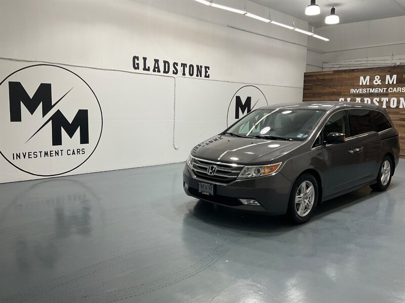 2013 Honda Odyssey Touring Elite MiniVan / 1-OWNER / DVD / 69K MILES  / ZERO RUST / Navi & Backup Camera / Sunroof / Leather Heated Seats / DVD Player / 8-Passenger - Photo 25 - Gladstone, OR 97027