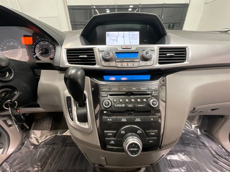 2013 Honda Odyssey Touring Elite MiniVan / 1-OWNER / DVD / 69K MILES  / ZERO RUST / Navi & Backup Camera / Sunroof / Leather Heated Seats / DVD Player / 8-Passenger - Photo 45 - Gladstone, OR 97027
