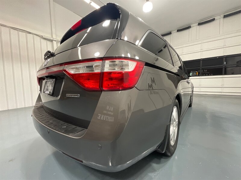 2013 Honda Odyssey Touring Elite MiniVan / 1-OWNER / DVD / 69K MILES  / ZERO RUST / Navi & Backup Camera / Sunroof / Leather Heated Seats / DVD Player / 8-Passenger - Photo 33 - Gladstone, OR 97027