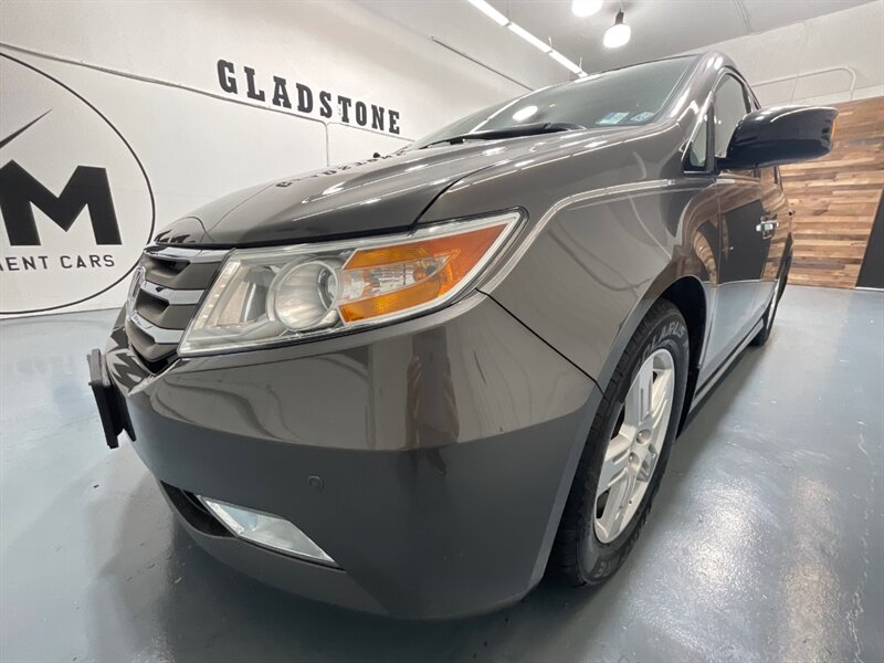 2013 Honda Odyssey Touring Elite MiniVan / 1-OWNER / DVD / 69K MILES  / ZERO RUST / Navi & Backup Camera / Sunroof / Leather Heated Seats / DVD Player / 8-Passenger - Photo 30 - Gladstone, OR 97027