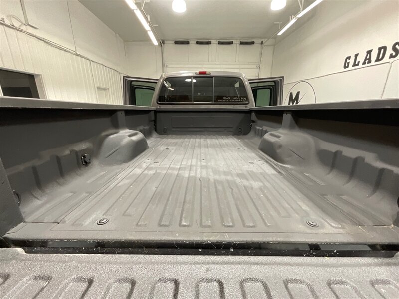 2002 Ford F-350 XLT Crew Cab 4X4 / 7.3L DIESEL /NEW TIRES/LONG BED / ZERO RUST / NEW TIRES / 1-TON / SRW - Photo 31 - Gladstone, OR 97027