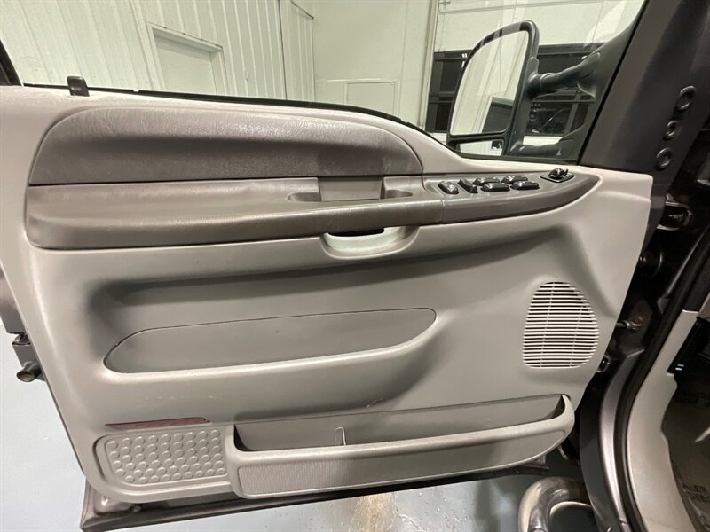 2002 Ford F-350 XLT Crew Cab 4X4 / 7.3L DIESEL /NEW TIRES/LONG BED / ZERO RUST / NEW TIRES / 1-TON / SRW - Photo 33 - Gladstone, OR 97027