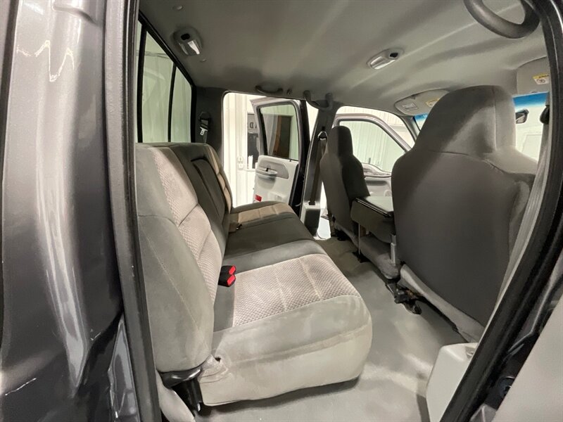 2002 Ford F-350 XLT Crew Cab 4X4 / 7.3L DIESEL /NEW TIRES/LONG BED / ZERO RUST / NEW TIRES / 1-TON / SRW - Photo 13 - Gladstone, OR 97027