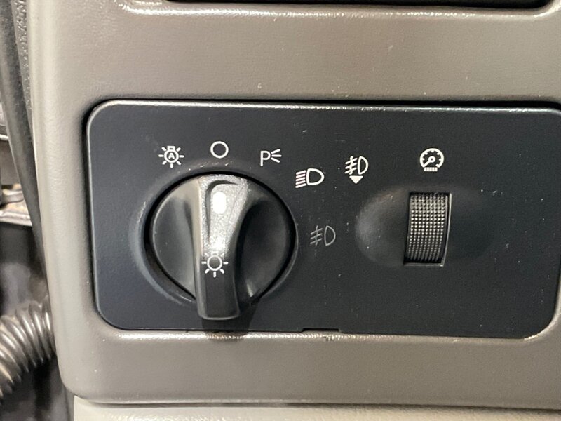 2002 Ford F-350 XLT Crew Cab 4X4 / 7.3L DIESEL /NEW TIRES/LONG BED / ZERO RUST / NEW TIRES / 1-TON / SRW - Photo 40 - Gladstone, OR 97027