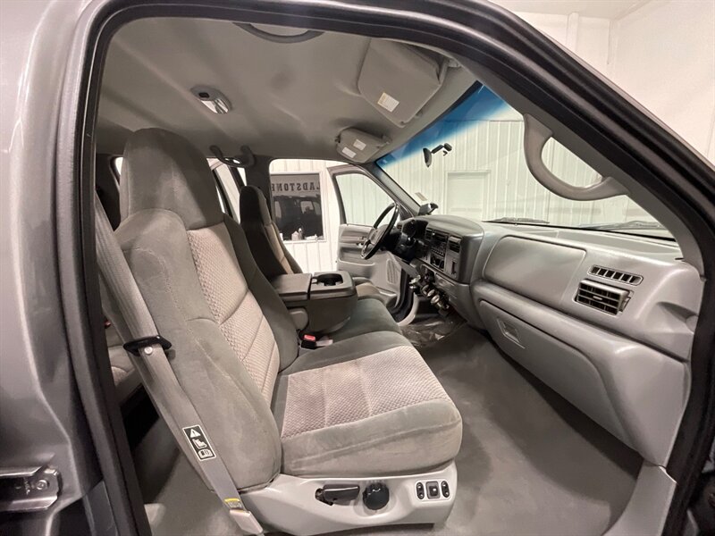 2002 Ford F-350 XLT Crew Cab 4X4 / 7.3L DIESEL /NEW TIRES/LONG BED / ZERO RUST / NEW TIRES / 1-TON / SRW - Photo 14 - Gladstone, OR 97027