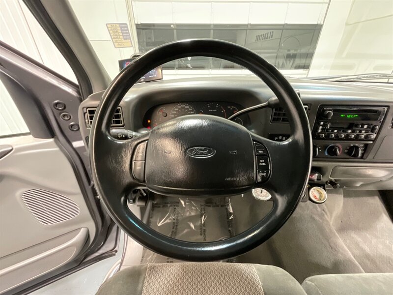 2002 Ford F-350 XLT Crew Cab 4X4 / 7.3L DIESEL /NEW TIRES/LONG BED / ZERO RUST / NEW TIRES / 1-TON / SRW - Photo 15 - Gladstone, OR 97027