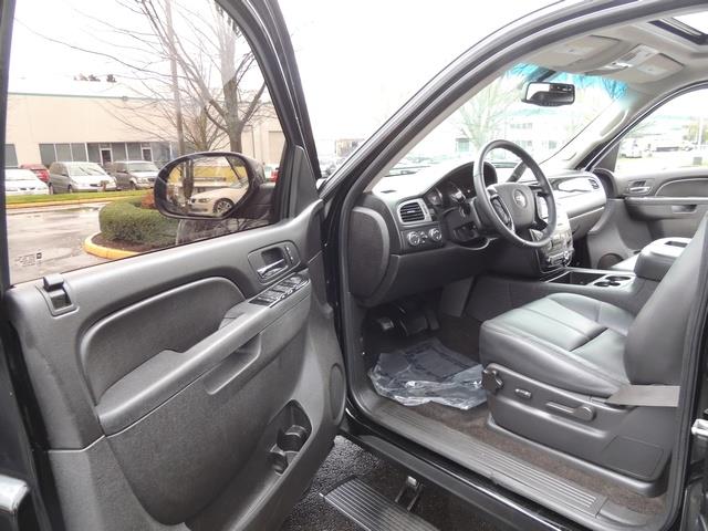 2013 Chevrolet Avalanche LT Black Diamond / 4WD / Leather / LIFTED LIFTED   - Photo 13 - Portland, OR 97217