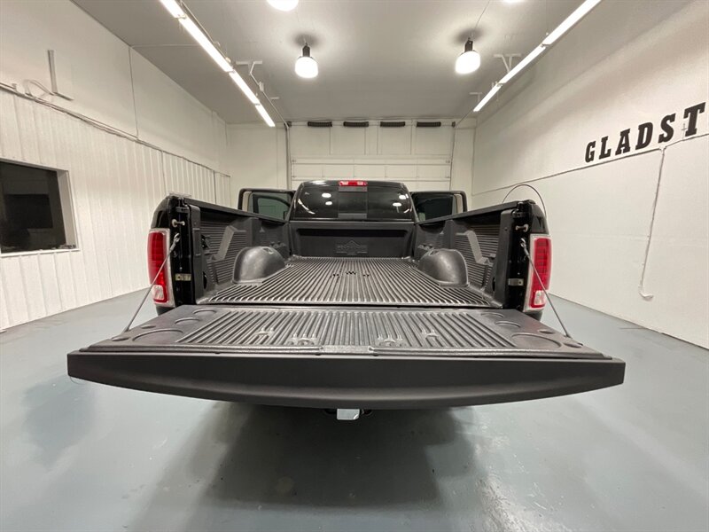 2014 RAM 3500 Laramie Crew Cab 4X4 / 6.7L DIESEL / AISIN TRANSMI  / 1-OWNER LOCAL w. ZERO RUST / Sunroof / Leather / LOW MILES - Photo 32 - Gladstone, OR 97027