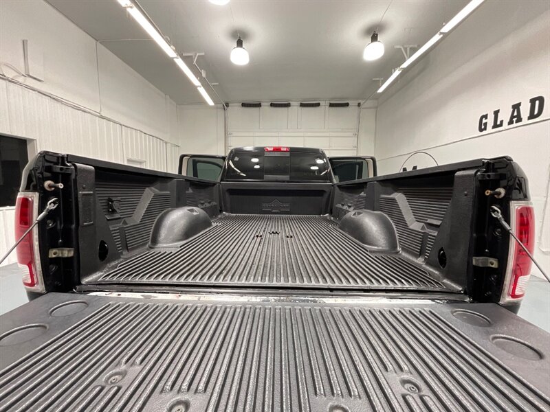 2014 RAM 3500 Laramie Crew Cab 4X4 / 6.7L DIESEL / AISIN TRANSMI  / 1-OWNER LOCAL w. ZERO RUST / Sunroof / Leather / LOW MILES - Photo 10 - Gladstone, OR 97027