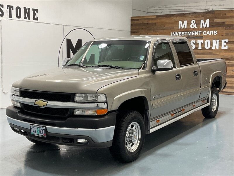 2001 Chevrolet Silverado 2500 LS Crew Cab 4X4 / 8.1L V8 / 108,000 MILES  / LOCAL OREGON TRUCK w. ZERO RUST / HEAVY DUTY - Photo 1 - Gladstone, OR 97027