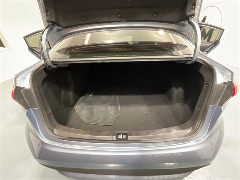 2021 Toyota Corolla LE Sedan 4Cyl / Backup Camera /1-OWNER /61K MILES   - Photo 30 - Gladstone, OR 97027