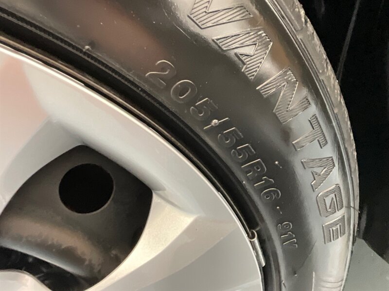 2021 Toyota Corolla LE Sedan 4Cyl / Backup Camera /1-OWNER /61K MILES   - Photo 39 - Gladstone, OR 97027