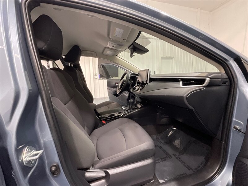 2021 Toyota Corolla LE Sedan 4Cyl / Backup Camera /1-OWNER /61K MILES   - Photo 12 - Gladstone, OR 97027