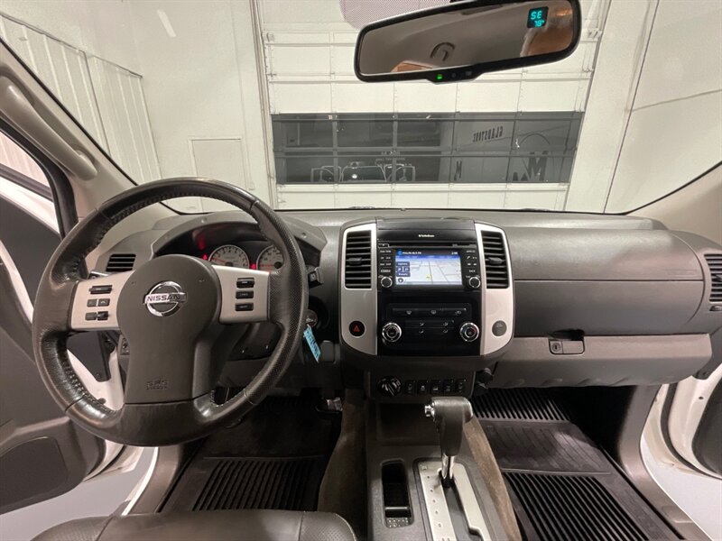 2015 Nissan Xterra PRO-4X Sport Utility 4X4 / 1-OWNER / 71K MILES  / BRAND NEW TIRES / Leather w. Heated Seats / Navigation & Backup camera / Diff Locks / ZERO RUST - Photo 14 - Gladstone, OR 97027