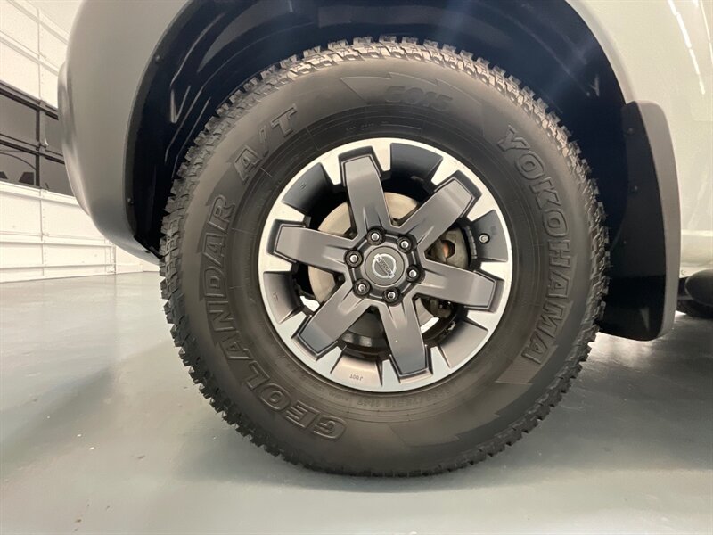 2015 Nissan Xterra PRO-4X Sport Utility 4X4 / 1-OWNER / 71K MILES  / BRAND NEW TIRES / Leather w. Heated Seats / Navigation & Backup camera / Diff Locks / ZERO RUST - Photo 22 - Gladstone, OR 97027