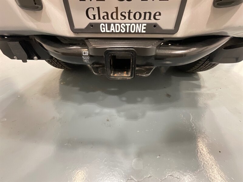 2015 Nissan Xterra PRO-4X Sport Utility 4X4 / 1-OWNER / 71K MILES  / BRAND NEW TIRES / Leather w. Heated Seats / Navigation & Backup camera / Diff Locks / ZERO RUST - Photo 21 - Gladstone, OR 97027