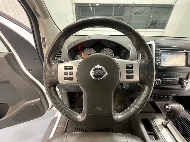 2015 Nissan Xterra PRO-4X Sport Utility 4X4 / 1-OWNER / 71K MILES  / BRAND NEW TIRES / Leather w. Heated Seats / Navigation & Backup camera / Diff Locks / ZERO RUST - Photo 42 - Gladstone, OR 97027