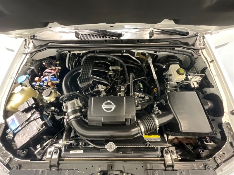 2015 Nissan Xterra PRO-4X Sport Utility 4X4 / 1-OWNER / 71K MILES  / BRAND NEW TIRES / Leather w. Heated Seats / Navigation & Backup camera / Diff Locks / ZERO RUST - Photo 48 - Gladstone, OR 97027