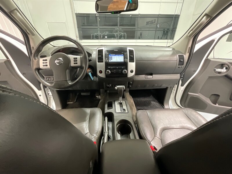 2015 Nissan Xterra PRO-4X Sport Utility 4X4 / 1-OWNER / 71K MILES  / BRAND NEW TIRES / Leather w. Heated Seats / Navigation & Backup camera / Diff Locks / ZERO RUST - Photo 35 - Gladstone, OR 97027