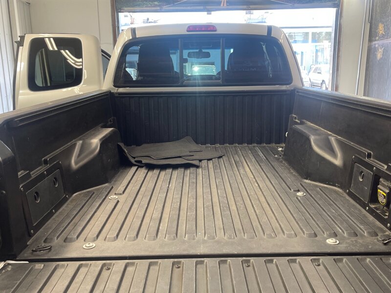 2013 Toyota Tacoma V6 TRD OFF ROAD / 4X   - Photo 32 - Gladstone, OR 97027