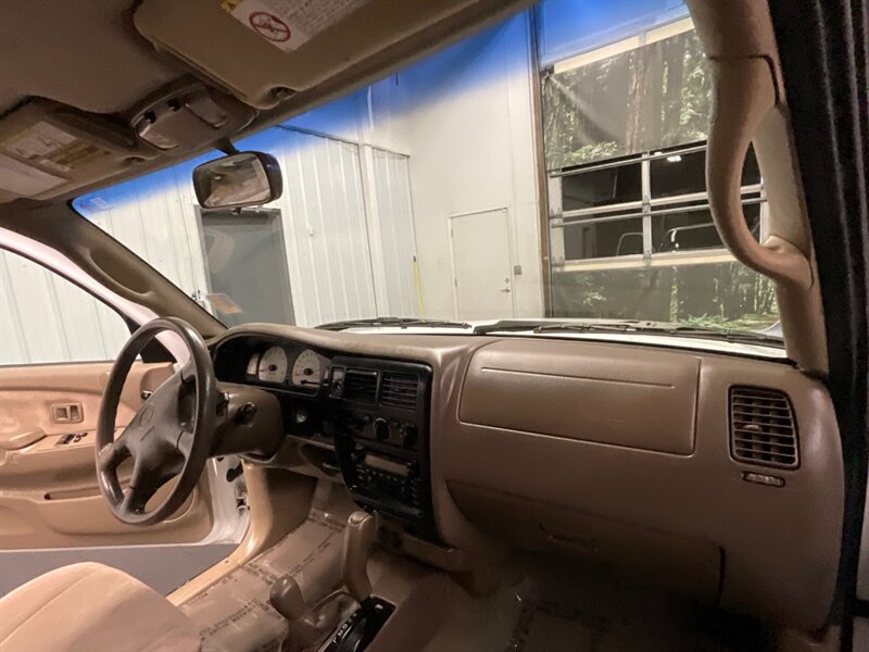 2004 Toyota Tacoma SR5 V6 / 4X4 /TIMING BELT DONE / LOCAL / RUST FREE  4WD / MATCHING CANOPY /LOCAL & RUST FREE / 135,000 MILES - Photo 14 - Gladstone, OR 97027