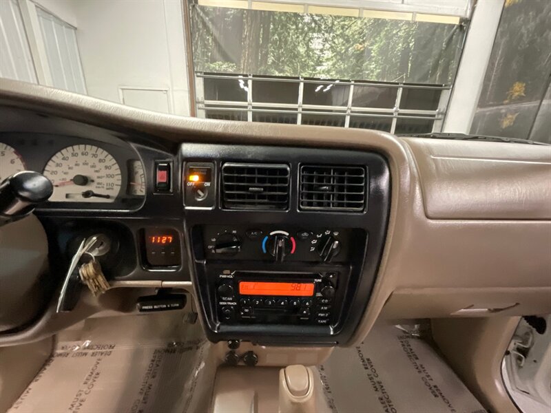 2004 Toyota Tacoma SR5 V6 / 4X4 /TIMING BELT DONE / LOCAL / RUST FREE  4WD / MATCHING CANOPY /LOCAL & RUST FREE / 135,000 MILES - Photo 18 - Gladstone, OR 97027