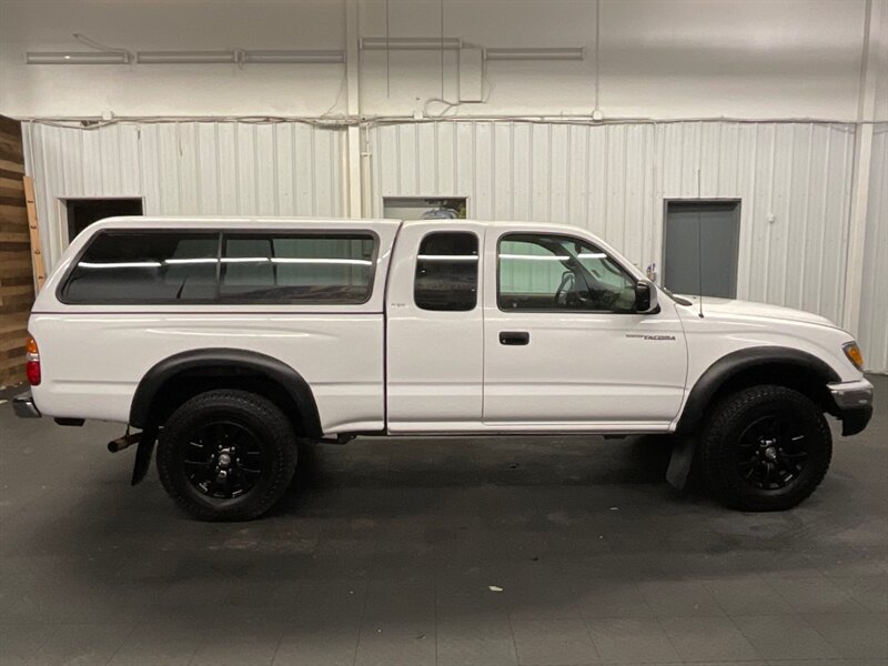 2004 Toyota Tacoma SR5 V6 / 4X4 /TIMING BELT DONE / LOCAL / RUST FREE  4WD / MATCHING CANOPY /LOCAL & RUST FREE / 135,000 MILES - Photo 4 - Gladstone, OR 97027