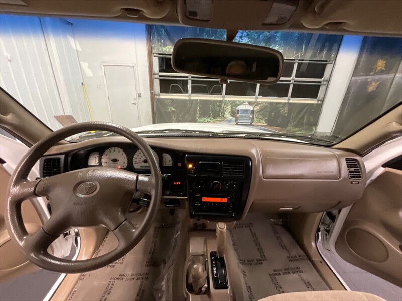 2004 Toyota Tacoma SR5 V6 / 4X4 /TIMING BELT DONE / LOCAL / RUST FREE  4WD / MATCHING CANOPY /LOCAL & RUST FREE / 135,000 MILES - Photo 17 - Gladstone, OR 97027