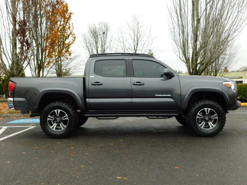 2019 Toyota Tacoma SR5 V6 Double Cab 4X4 / 1-Owner / LIFTED LIFTED