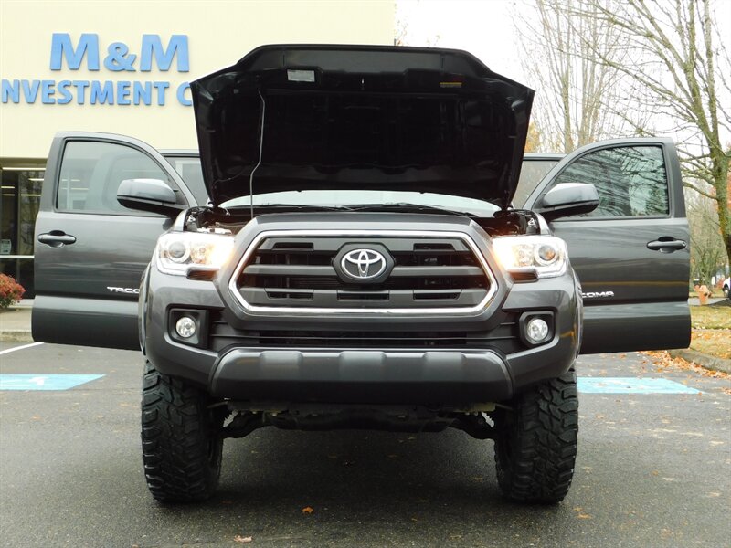 2019 Toyota Tacoma SR5 V6 Double Cab 4X4 / 1-Owner / LIFTED LIFTED