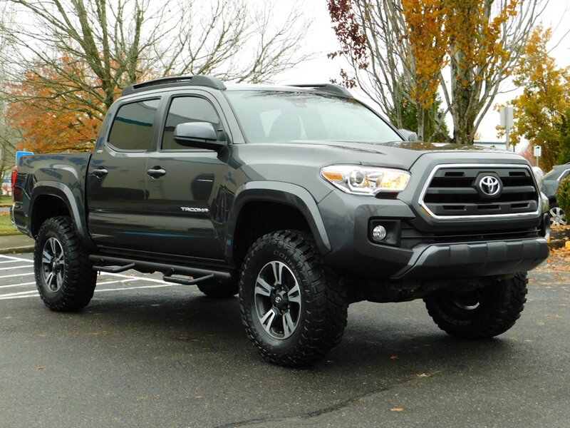 2019 Toyota Tacoma SR5 V6 Double Cab 4X4 / 1-Owner / LIFTED LIFTED