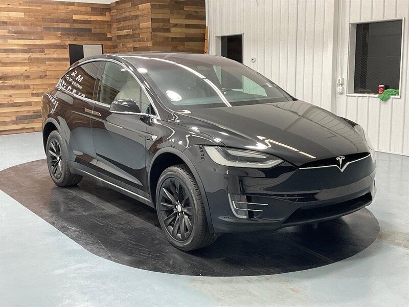 2016 Tesla Model X 75D Sport Utility AWD / 7-Passenger / 42,000 MILES  / AUTOPILOT - Photo 2 - Gladstone, OR 97027