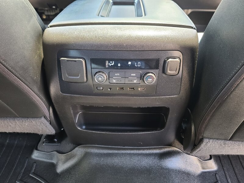 2019 Chevrolet Suburban LT 4X4 2-DVDs / NAV / 8-Seats in Portland, OR