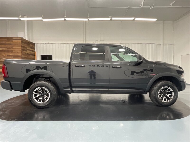 2016 RAM 1500 Rebel Crew Cab 4X4 / 5.7L Hemi /Sunroof / 59K MILE  / 8-Speed Transmission - Photo 4 - Gladstone, OR 97027