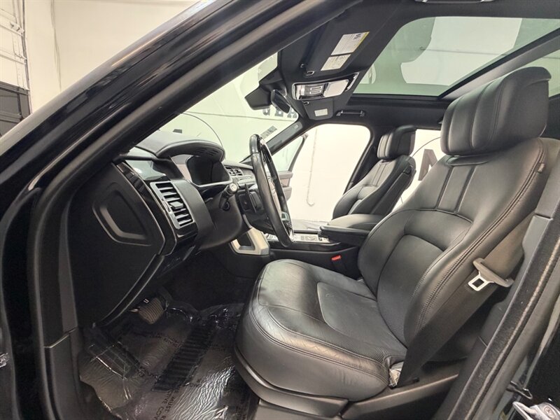 2019 Land Rover Range Rover Supercharged AWD 5.0L V8 SUPERCHARGED 1-OWNER / Panoramic sunroof / Vision Assist Pkg - Photo 9 - Gladstone, OR 97027