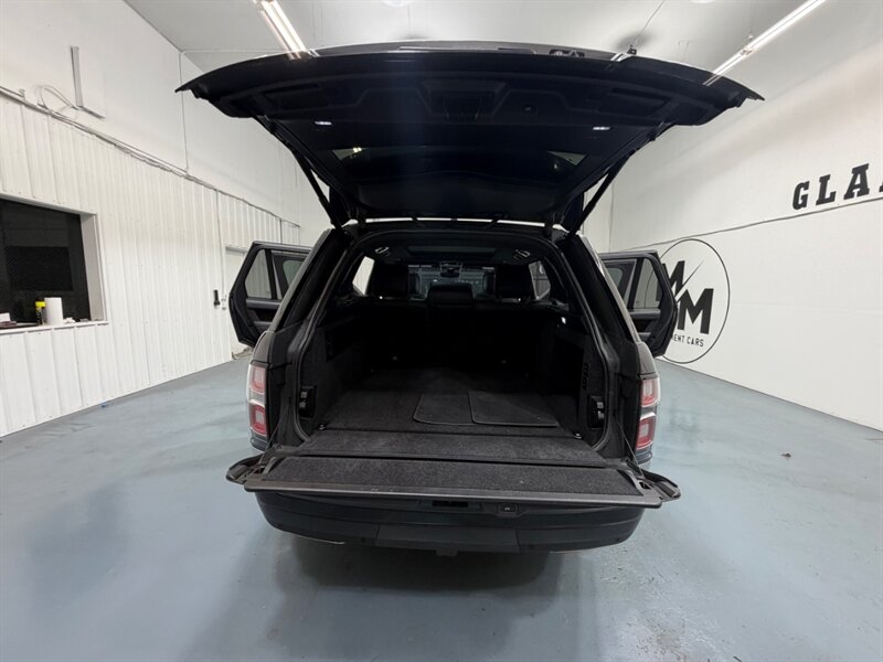 2019 Land Rover Range Rover Supercharged AWD 5.0L V8 SUPERCHARGED 1-OWNER / Panoramic sunroof / Vision Assist Pkg - Photo 31 - Gladstone, OR 97027